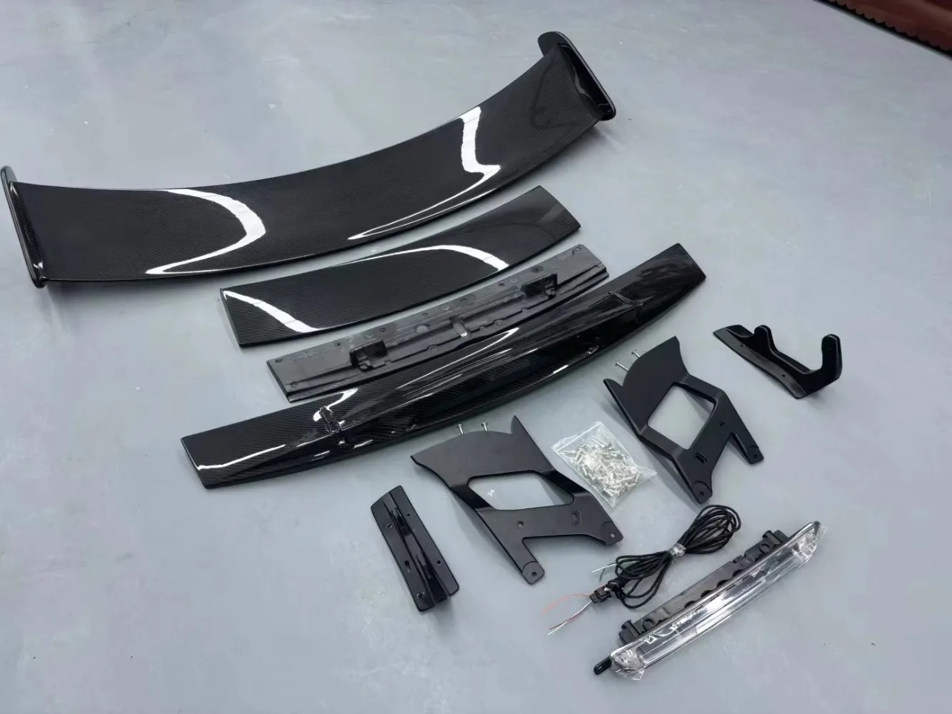 Black Series Spoiler Wing Excellent Quality Fast Delivery Dry Carbon Fiber Body Kits for
